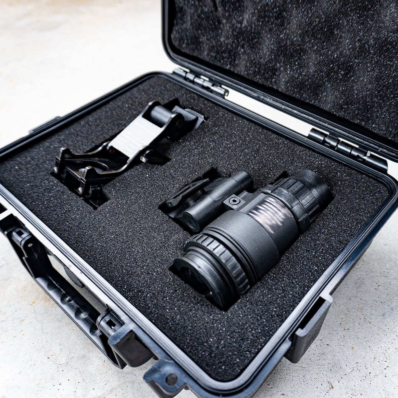 DFNDR CASE - Small