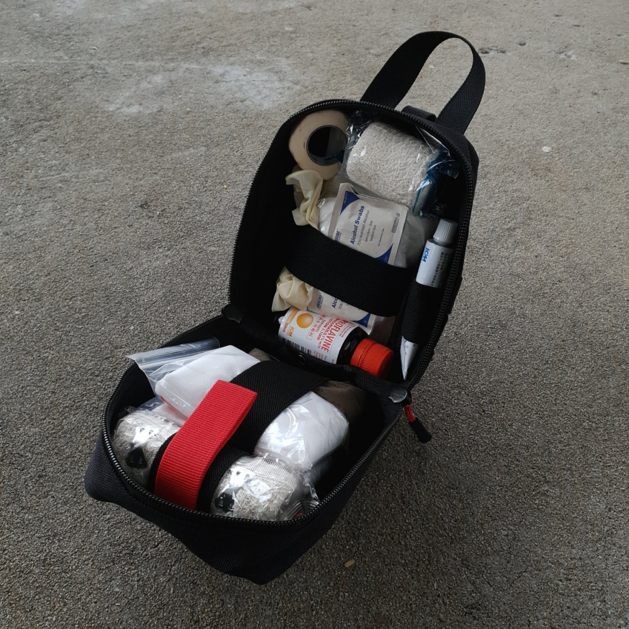 MD01 Detachable Medical Pouch